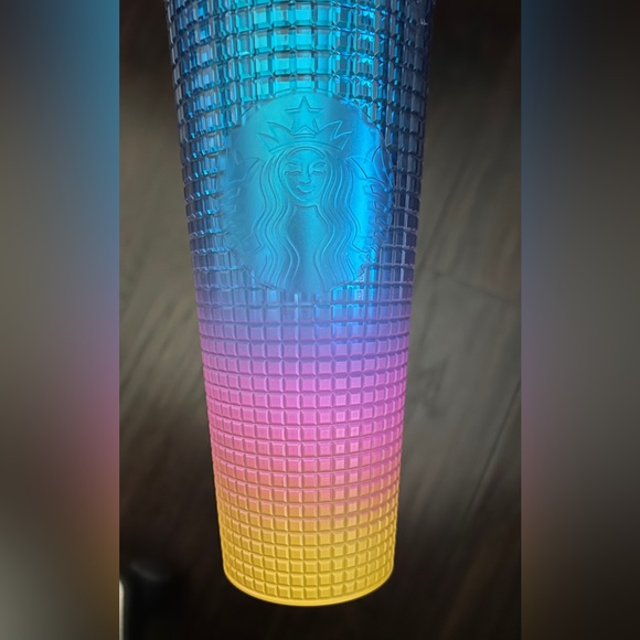 ☕️ NWT! Starbucks x Tim Singleton Pride Ombre Grid Tumbler - Picture 4 of 7